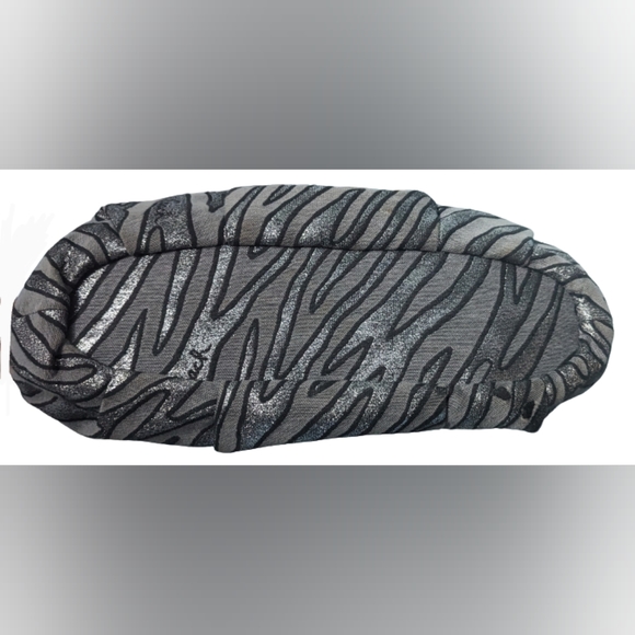 EUC Coach Madison silver zebra print canvas with black patent leather handles - Picture 9 of 13